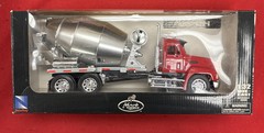 2003 NewRay Mack Long Hauler Cement Mixer 1:32 Die-Cast W/ Openable Door