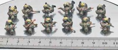 Camouflage 1/72 WWII German Army 12 Soldiers Assembled & Painted Plastic Model