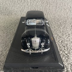 1:32 SCALE METAL 1936 CHRYSLER AIRFLOW SEDAN DIECAST MODEL SIGNATURE MODEL