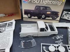 😎🚦AMT ERTL 1994 Ford F-150 Lightning 1:25 Scale Model Kit #6153 – bad decals🤑