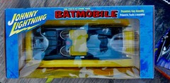 Johnny Lightning 1960’s DC Comic BatMan BATMOBILE 1:24 Die-Cast Model Kit