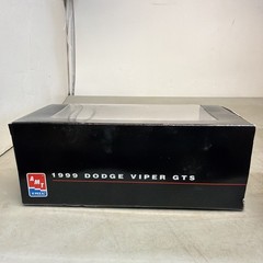 New In Box AMT/ERTL 199 Dodge Viper GTS 1:24 Scale Model Car