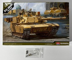 Academy #13202 1/35 Scale M1A1 Abrams “Iraq 2003” + RB Model Metal Main Barrel