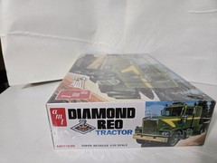 AMT 1-25 Diamond Reo Sealed New Sweet