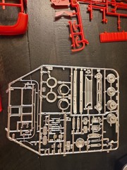 1:25 REVELL Twin Pack CHEVY STREET PICKUP 350 & 56 FORD F-100 Model Kit Trucks