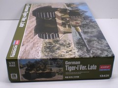 1/72 Scale German WWII Late Tiger I, Academy Model