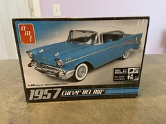 AMT 1957 Chevy Bel Air Model Car Scale 1:25 – Blue/White Factory Sealed New