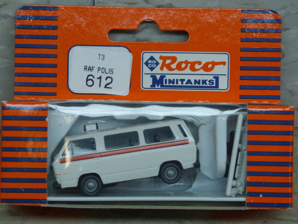 Roco Minitanks / Herpa (NEW) Modern RAF Police VW T3 Van Lot #1941