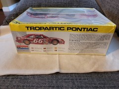 Monogram Tropartic pontiac #66 red scale 1:24 skill level 2 Model Kit Sealed