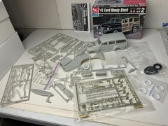 AMT #30051, 1941 Ford Woodie Station Wagon Model Kit with Box