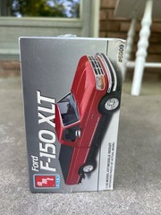1992 vintage amt ertl ford F-150 XLT truck plastic model kit 1991 sealed NOS