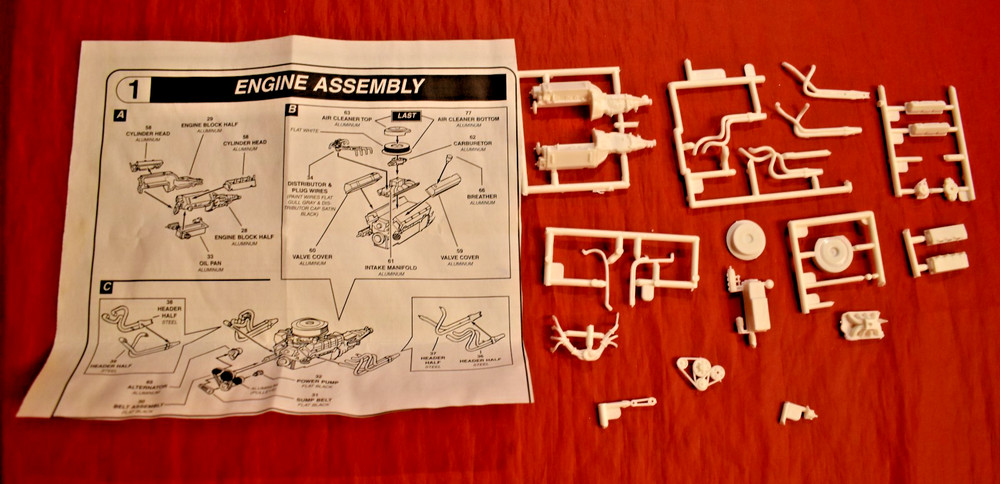 Monogram 1998 Nascar Ford F-150 358 Race Engine 1/24