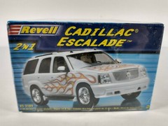 Cadillac Escalade 2 ‘n 1 Stock or Custom SUV Revell 1:25 Model Kit # 85-2189