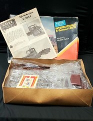 Vintage Orig Ertl 1:25 International S-Series F-2674 Semi Sealed Model Kit #8026