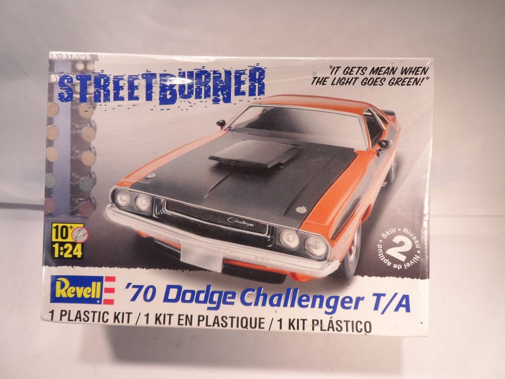 REVELL 85-2596 STREETBURNER ’70 DODGE CHALLENGER T/A 2’N1 MODEL KIT NEW NIB