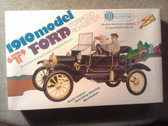 Vintage Lindberg 1910 Ford Torpedo Roadster Kit. Sealed. 1973.