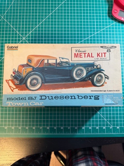 Vintage Hubley SJ Duesenberg Town Car 1:18 Scale Metal Model Hobby Kit 4868-1000