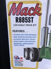 AMT 1039/06 MACK R685ST 1/25SCALE MODEL TRUCK KIT-NIB