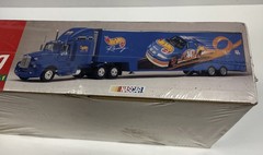 Revell Monogram SnapTite Hot Wheels Race Rig 1:32 NASCAR Truck Trailer Kit NEW