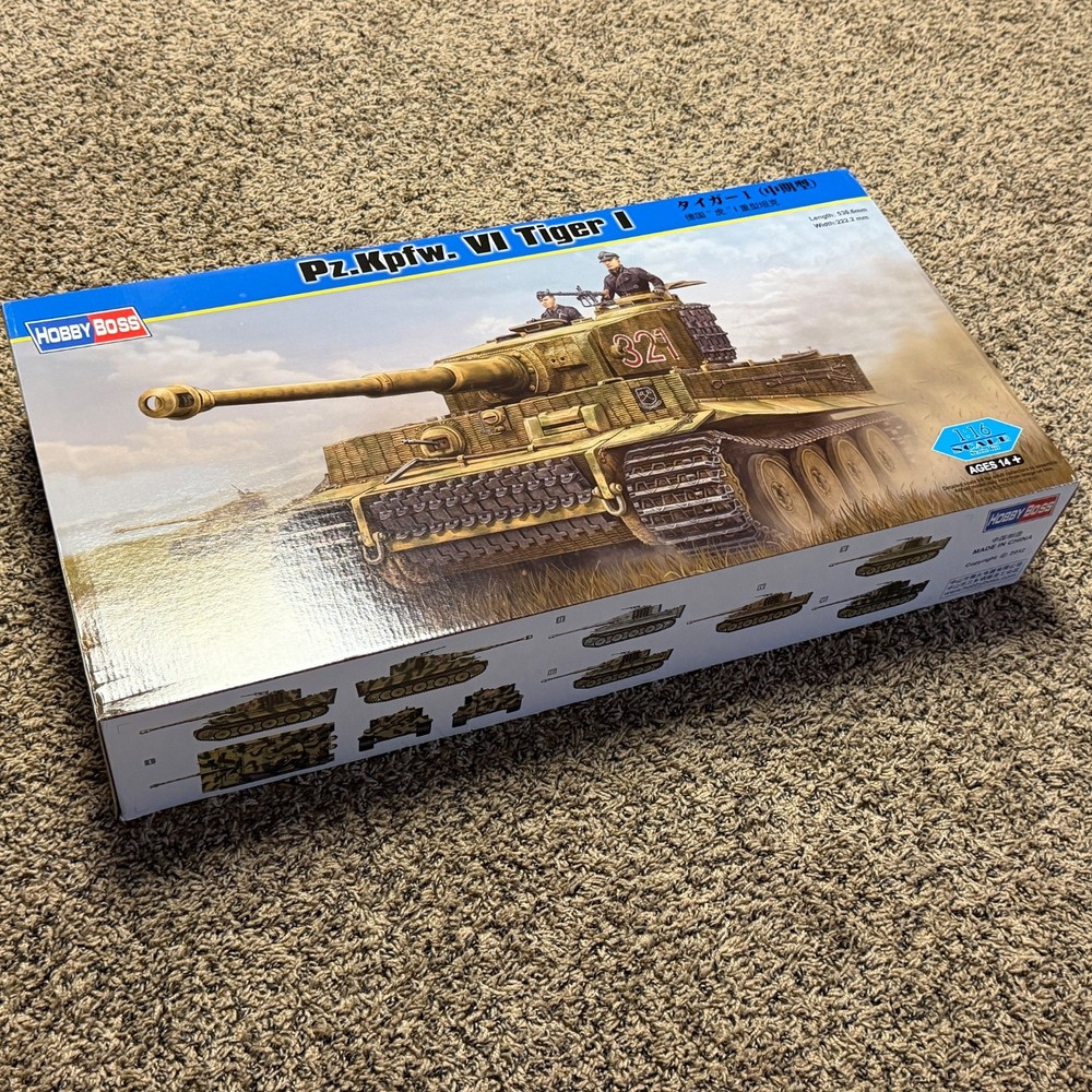 Hobby Boss 82601 1:16 German Pz.Kpfw VI Tiger I Military Tank Model Kit
