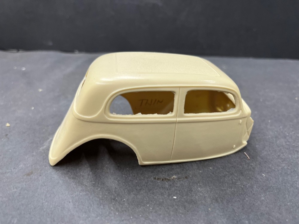 1936 Ford 2 Door Sedan Body RESIN Model 1/25 McM