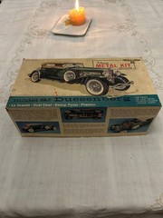 Hubley’s SJ Model Deusenburg 1/18 Vintage Car Kit #4864 Never assembled