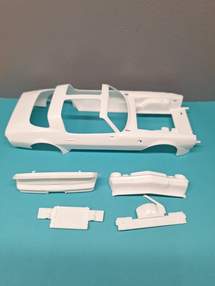 Revell AMT Ertl Monogram MPC 1/25 Model Part 1981 Chevy Camaro Z28 Body Kit