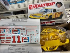 AMT 8043 #11 Darrell Waltrip Pepsi Monte Carlo vintage Nascar 1/25 McM Niob