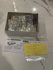 AMT iHobby Exclusive 1981 Ford Bronco 1:25 Plastic Model Kit Unassembled