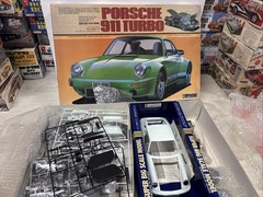 Doyusha Porsche 911 Turbo 1/12 Scale Model Kit:  Unassembled