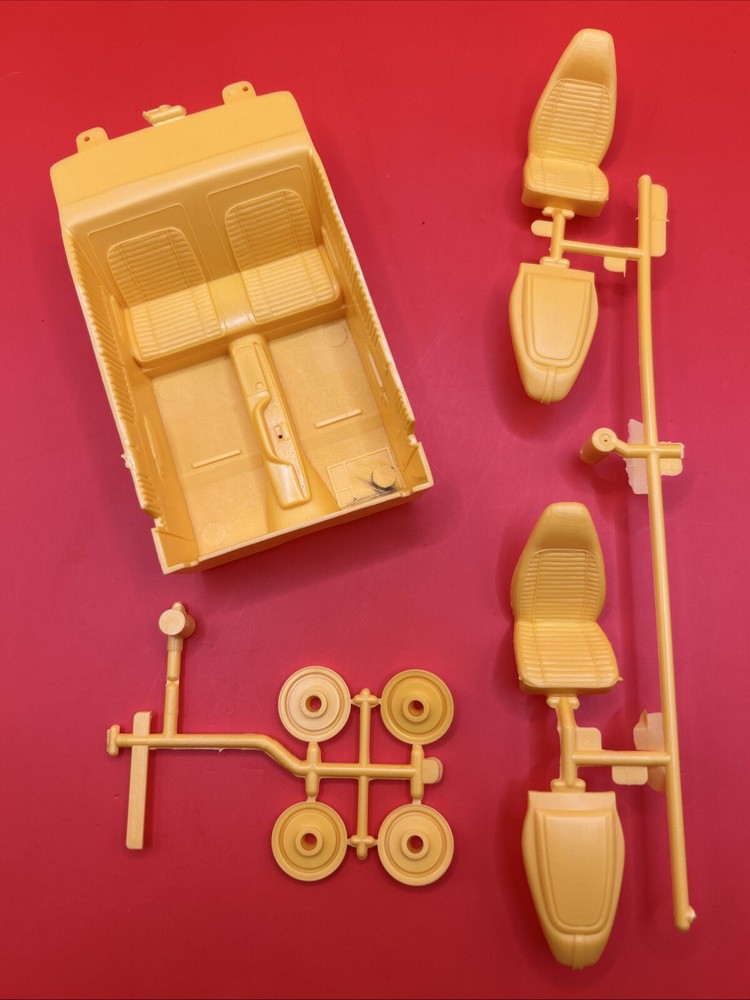 1971 Plymouth GTX Revell Seats Interior Tub Wheel Hubs Model Parts 1:24 New