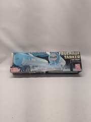 Vintage AMT FRUEHAUF TANKER SEMI-TRAILER T531 1:25 Scale Model Kit Open Box