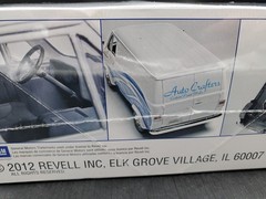 🚦😎REVELL TRUCKS ’77 CHEVY VAN MODEL KIT New Sealed 1977 1:24 85-7221😎🚦READ
