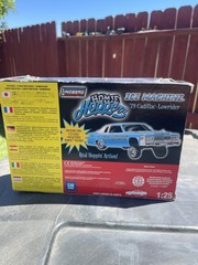 Lindberg Homie Hoppers Ice Machine 1979 Cadillac Lowrider 1:25 Kit w/Figure