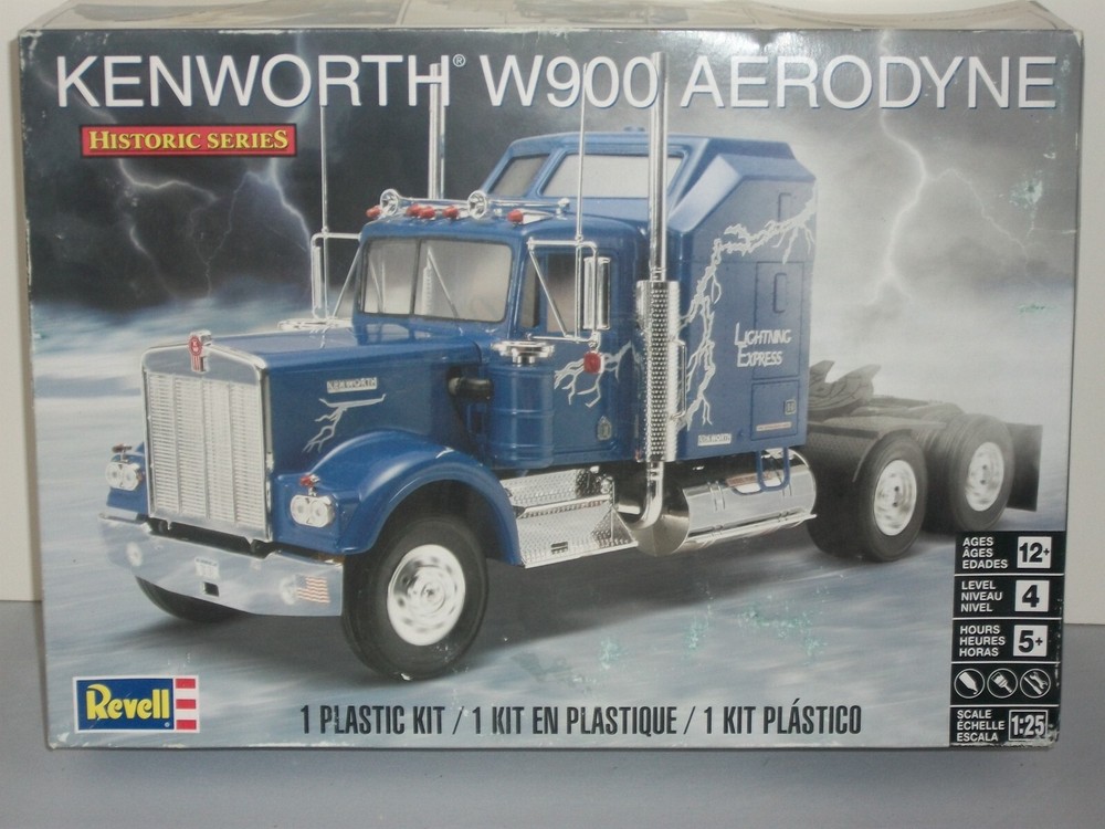 Revell 1/25 Scale Kenworth W900 Aerodyne