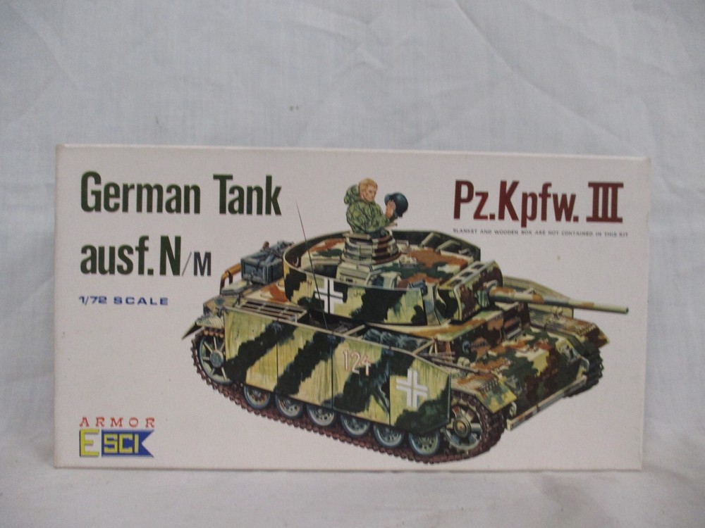 ESCI #8021 Pz.Kpfw.III German Tank ausf.N/m Model kit