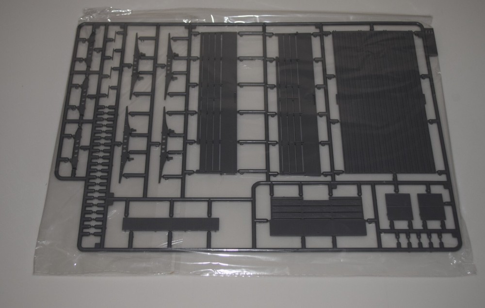 TAKOM UKRAINE KrAZ-6322 #2022 ⭐PARTS⭐ SPRUE E-CARGO BODY ASSEMBLY 1/35