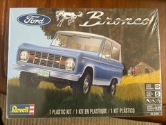 SEALED Revell Ford Bronco 1:25 Scale Plastic Model Car Kit 85-4320