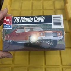 AMT Ertl 8271 1/25 Scale ’70 Chevy Monte Carlo Lowrider Plastic Model Kit Sealed