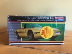 Monogram 1/24 Scale ’87 Corvette Roadster, F/S!