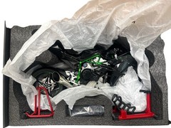 XLG 1/6 Kawasaki Ninja H2R Carbon Fiber Edition with Gimmicks