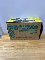 Vtg AMT 40 Ford Sedan Delivery Street Rods 1/25 T149 1974 Model Kit Pre-owned