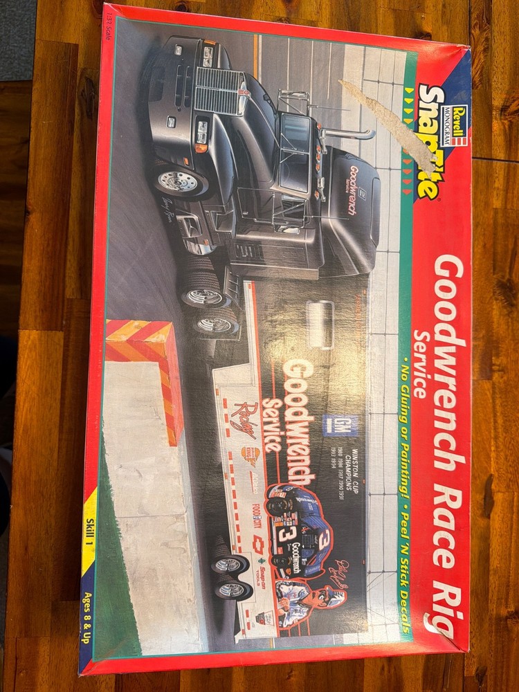 1997 Revell SnapTite Goodwrench Race Rig Dale Earnhardt #3 Model Kit #85-1709