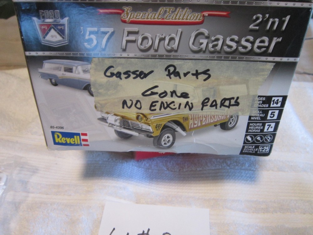 REVELL 57 FORD GASSER JUNKYARD MODEL KIT PARTS LOT #802