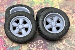 1/24 Scale: 17-inch “Daisy” wheels W/ Wide Rear Tires; Resin 1/25