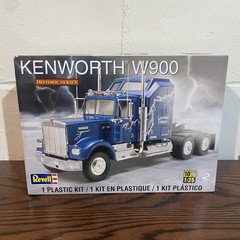 Revell Kenworth W900 1:25 Plastic Model Kit Decals Included Truck