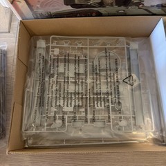 Trumpeter 1:35 Russian T-14 Armata MBT Tank Model Kit, Unassembled