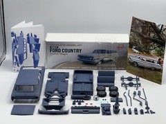 1:25 1964 Ford Country Station Wagon Sedan ’64 Complete Model Kit with Engine