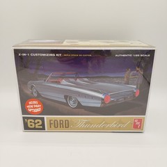 AMT FORD ’62 Thunderbird 2 in 1 “Customizing” model kit “New Factory Sealed Box”