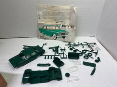 1/32 AIRFIX VINTAGE FORD ZODIAC MK III GREEN MODERN CARS MADE IN ENGLAND